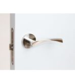 ΠΟΜΟΛΟ ΠΟΡΤΑΣ ΜΕ ΡΟΖΕΤΑ FINETTO ΑRT.801156 127X50MM INOX ΣΑΤΙΝΕ