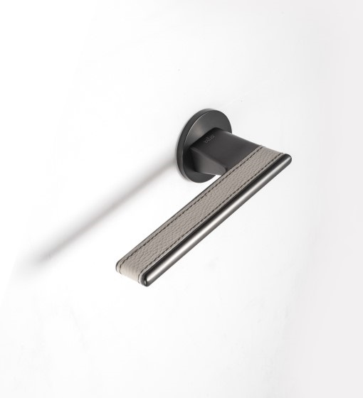 ΠΟΜΟΛΟ ΠΟΡΤΑΣ ΜΕ ΡΟΖΕΤΑ YALIS BJ84267 139X50MM ΑΝΘΡΑΚΙ ΜΕ ΜΠΕΖ ΔΕΡΜΑ