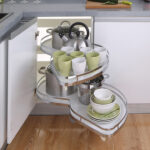 ΜΗΧΑΝΙΣΜΟΣ ΚΟΥΖΙΝΑΣ ΦΑΣΟΛΙ FINETTO ΜΕ ΦΡΕΝΟ ΓΙΑ ΠΟΡΤΑ 45CM ΛΕΥΚΟ